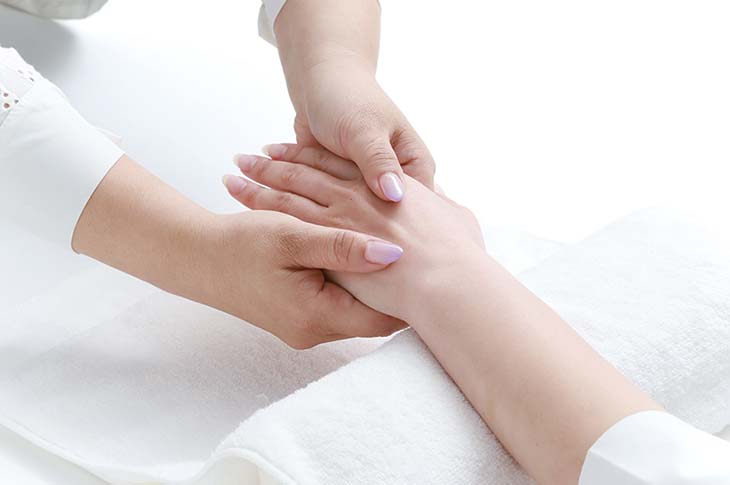 自宅でもできる、お手軽ハンドケア